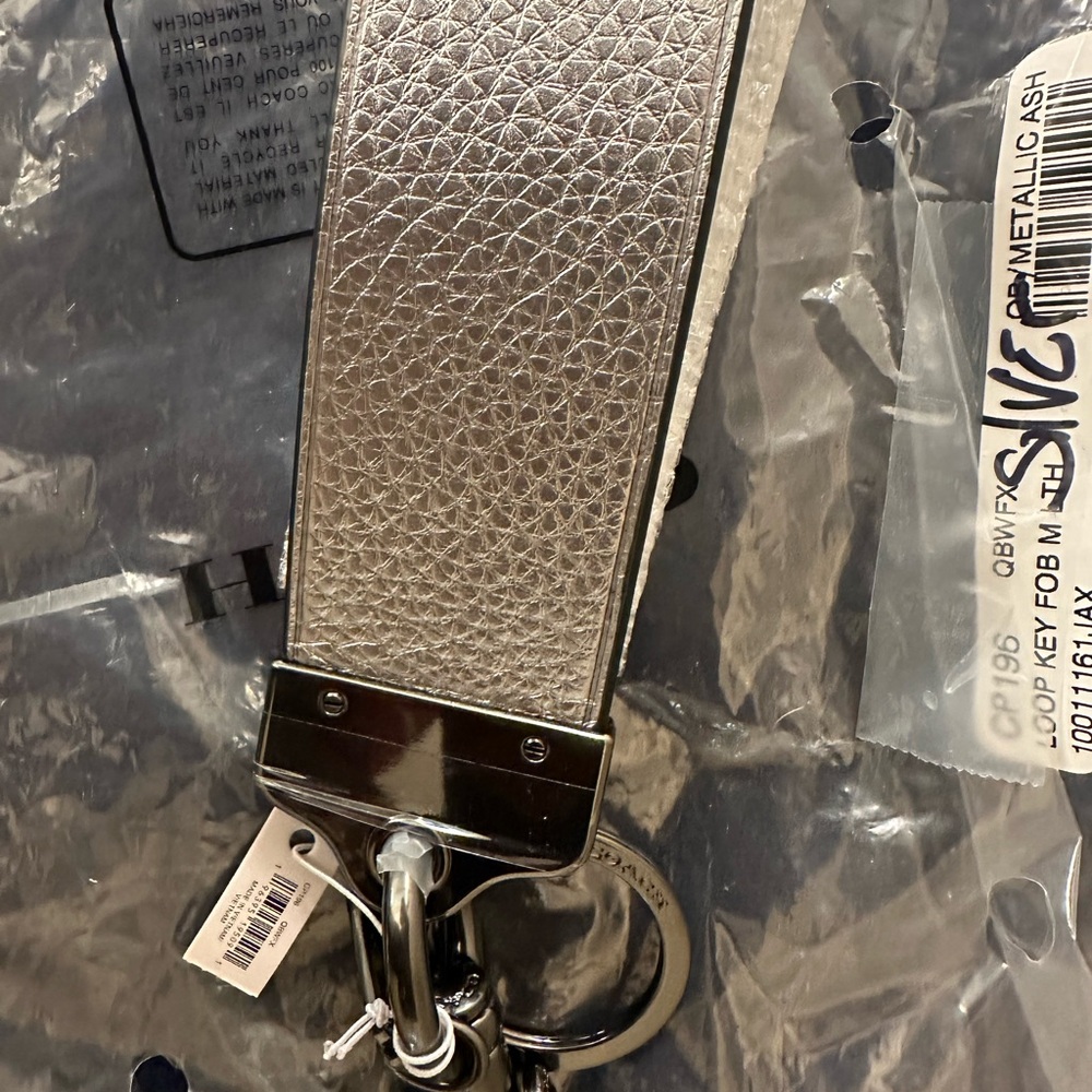NWT Coach Large Leather Loop Handbag Charm Keyfob in Silver